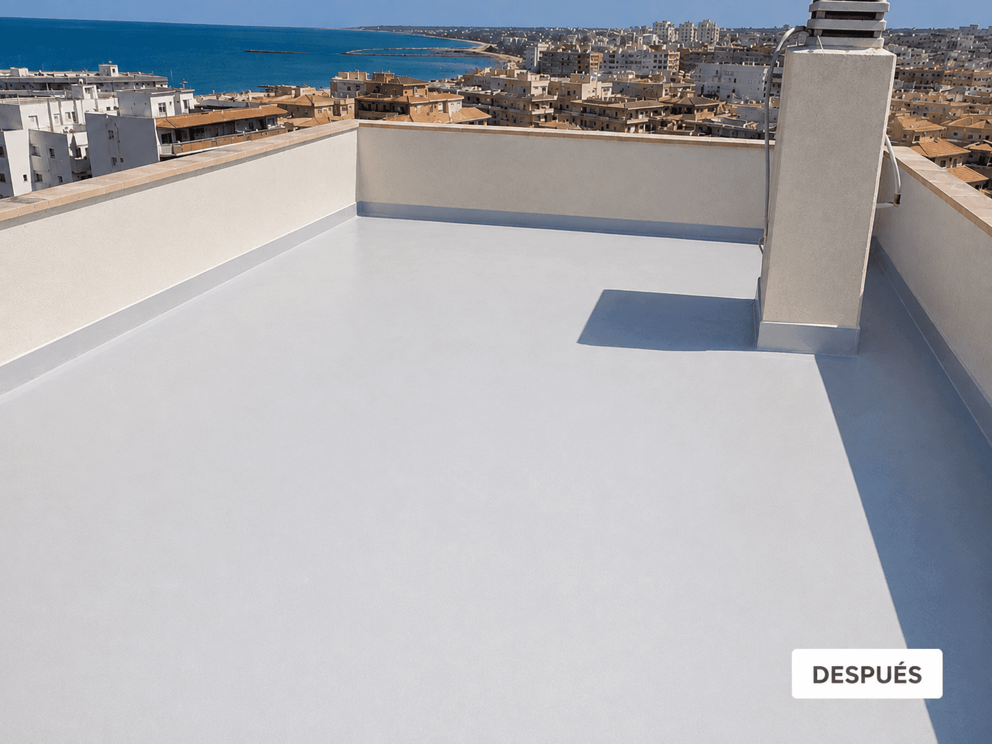 Terraza renovada después de aplicar un sistema de impermeabilización en Torrevieja